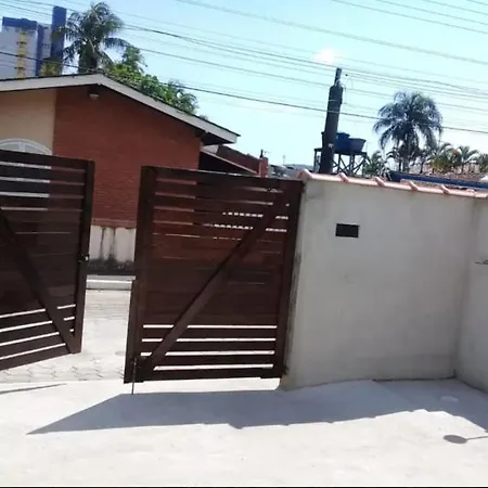 Linda Acomodacao A Poucos Metros Da Praia Caraguatatuba Exterior foto