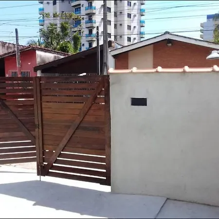 Linda Acomodacao A Poucos Metros Da Praia Caraguatatuba Exterior foto